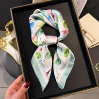 Spausdintas 70 cm šilkinio satino skarelė moterims, prabangaus dizaino kaklo kaklaskarė, moteriška plaukų, rankų, riešo skarelė, skara, hidžabo bandana, skarelės 70x70cm