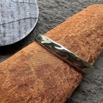 Gaga Irregular Hammered C-Shaped Bangle: Vintage Light Luxury Jewelry for Men