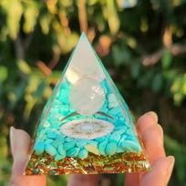 Crystal Pyramid Ornament with Gravel and Resin Drops 5 cm