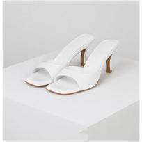 Moteriški aukštakulniai basutės Vasaros Naujas Stilius Madingos Kvadratinė Nosies Atvira Nosies Moteriškos Elegantiškos Laisvalaikio Patogios Juodos Aukštakulnės Basutės 35 balta
