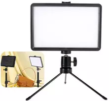 LED šviestuvas su nedideliu stovu