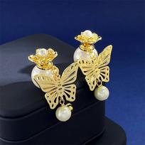 Fashionable and Exquisite Butterfly Hollow Light Luxury Pearl Earrings with Cold and Individualized Design Sense, Size Pearl Earrings for Women auksinė