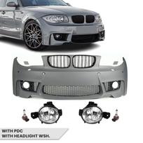 1M išvaizdos Priekinis Bamperis skirtas BMW E81 / E82 / E87 / E88, su PDC ir apiplovimų angomis, su priešrūkiniais