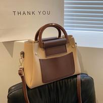 Retro Contrasting PU Crossbody Bag Women's High-quality Soft Leather Zipper Composite Bag Versatile Commuting Underarm Bags Tide white