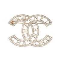 CHANEL CC double C logo hollow pearl letters filled metal brooch men and women same style couple gold auksas