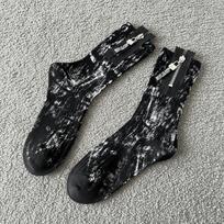 Unique Zipper Socks Spray Paint Splash Ink Mid-Calf Socks Trendy Mid Tube Socks  For Men Women juoda