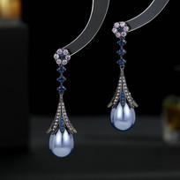 French Vintage Elegant Style Earrings with Light Luxury and High Grade Sense, Long Style Decorative Face Droplet Pearl Earrings gray