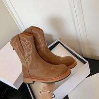 Winter Fashion High Quality Women's Boots Hot Selling Solid Color Round Toe Low Heel Sleeve Women's Short Fashion Boots 35