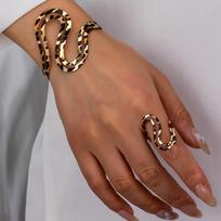 „Boho-Chic Leopard Print“ atvirų rankogalių ir žiedų rinkinys, puikiai tinka laisvalaikio aprangai ar atostogoms ruda