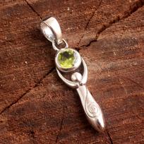 Peridot Goddess Pendant August Birthstone Jewelry Solid 925 Sterling Silver Charm Jewelry žalia