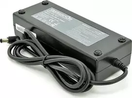 Energy4U nešiojamojo kompiuterio kintamosios srovės adapteris 120 W, 4,4 mm 6,1 A 19,5 V (PA32)