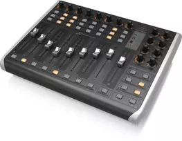 Behringer X-TOUCH kompaktiškas DDA valdiklis