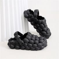 Comwarm Moteriškos Klumpės Šlepetės Mielos Bubble Kamuolinės Sandalai Vasaros Vidinis Masažas EVA Slides Lauko Neslystantis Madingi Batai 36-37(8.8-9 inch) juoda