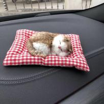 Bambukinės anglies katės automobilio papuošalas su papuošalų padėkliuku ir modeliuotu kačiuku.
