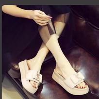 Summer New Women's Fashion Letter Designer Sandals Casual Thick Bottom Round Toe Leather Beach Shoes Large Size 35 beveik baltos spalvos