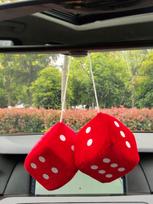 Pliušiniai kauliukai automobilio pakabinamas papuošalas - Minkšta kempine užpildyti, Smagi automobilio interjero puošmena, Puikus pasirinkimas dovanai raudona