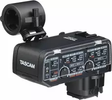 „Tascam CA-XLR2d-C -XLR-mikrofonisovitinas“, „Canon“ rinkinys