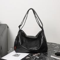 IELGY sports fitness handbag, large-capacity duffel bag for short trips, fashionable soft leather messenger bag.