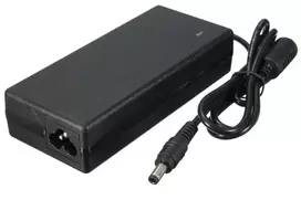 Nešiojamojo kompiuterio maitinimo adapteris Asus 120 W, 19 V (ADAPTER 120W 3PIN)