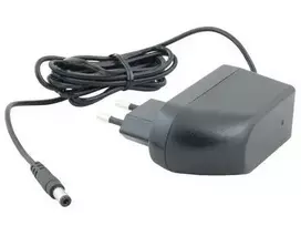 AVACOM maitinimo adapteris universalus 12V 2A 24W jungtis 5,5mm x 2,5mm plius polius viduryje