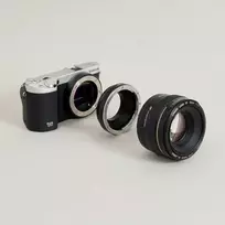 Urth Lens Mount Adapteris: Compatible with Canon (EF / EF S) Lens to Samsung NX Camera Body