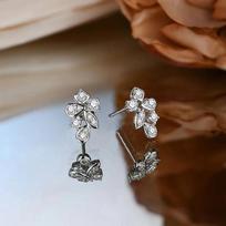 Huitan Bright Waterdrop Flower Cubic Zirconia Stud Earrings for Women Simple Stylish Elegant Accessories Trendy Wedding Zircon
