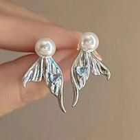 Original Matte Reborn Shattered Face Creative Stud Earrings for Women Cool Personality Ear Zircon New Model Female Accessories