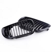 2vnt blizgios juodos priekinės inkstų grotelės, skirtos BMW E46 3 serijos 4 durų 2002-2005 m. juoda