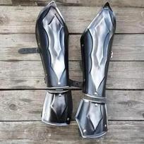 LARP Juodo plieno apyrankių pora Larp šarvai Apsauginės rankų apsaugos kariai Riterio šarvai Plieninės apyrankės Cosplay