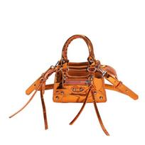 Korėjietiška madinga kvadratinė rankinė, kniedėmis puošta PU odinė crossbody peties rankinė moterims, virusinė blizgi Instagram piniginė