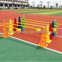 48 cm daugiafunkciniai sportiniai treniruočių kūgiai su skylutėmis krepšiniui ir futbolui - Ledų ragelio formos žymekliai ir užtvaros Red 48cm Marker Cone with Holes