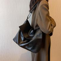 Prabangios moteriškos minkštos odinės pečių krepšiai Kasdieniai tendencija Crossbody Bag Solid Black Moteriškos rankinės Unikalaus dizaino didelis krepšys juoda