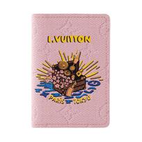 Louis Vuitton X Nigo Kišeninis organizatorius Monogram dengto drobės piniginė Kortelių laikiklis Vyriškos piniginės Šviesiai rožinė M25973 Gift Set(Basic Set+Box+Shopping Bag)