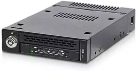 „Icy Dock M.2 NVMe SSD“ – „miniSAS ToughArmor“ (MB833M2K-B