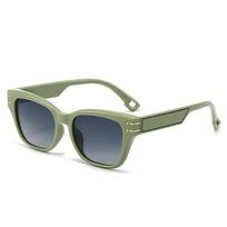 Fashionable Luxurious And High-end Style Sunglasses With Retro Cat-eye Design Featuring UV Protection For Women 5048 žalia