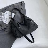 Yogodlns Matte Leather Moteriškas pečių krepšys Didelės talpos žiemos kelionių moteriškos rankinės Crossbody Bags Prekės ženklo dizainas Pirkėjų krepšiai 31x11x24cm juoda