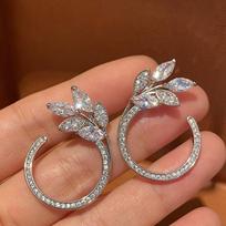 Huitan Luxury Trendy Women Earrings Exquisite Leaf Olive Design Fashion Accessories for Wedding Party Bling Bling CZ Zircon New