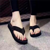 Summer new women's flip-flops trend fashionable and versatile outer wear seaside casual flat bottom solid color simple flip-flops 35