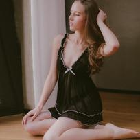 Tinkliniai verpalai Sexy Women Nightgown kelnaitės Deep V Lace Moteriški miegui One Size juoda