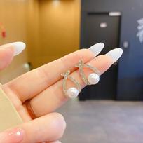 Fashion Imitation Pearl Crystal Water-drop Stud Earrings for Women Wedding Party Elegant Vintage Temperament Zircon Gift