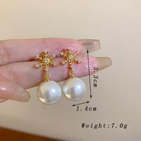 Trendy Crystal Snowflake Drop Earrings for Women Wedding Party Elegant Zircon Golden Retro Imitation Pearl Dangle Earrings