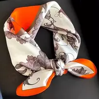 100% Šilkinė skarelė