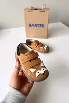 Vaikiški barefoot batai su lapiuko motyvu šviesiai rudos spalvos Bartek