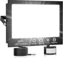 200 W LED prožektorius su judesio jutikliu lauke, itin ryškus 20000 LM lauko prožektorius, IP66 vandeniui atsparus LED lauko prožektorius su nuotolinio valdymo pulteliu, 6500 K vėsiai baltos spalvos lauko prožektorius sodui, garažui, kiemui