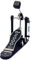 DW 2000A | 2000 serijos vieno bosinio būgno pedalas | Puikiai tinka bet kokio meistriškumo būgnininkams | Tvirtas viso metalo rėmas su viena grandinine akceleratoriaus pavara | Dviejų krypčių muštukas | Neslystanti plieninė pagrindo plokštė