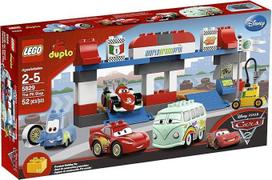 LEGO automobiliai "The Pit Stop" 5829