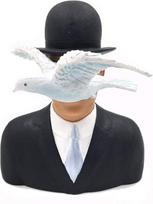 Skulptūra - Žmogus su skrybėle - 16 cm, kopija pagal Rene Magritte'o atspaudą #04