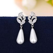 Huitan Waterdrop Imitation Pearl Drop Earrings Women New Aesthetic Wedding Accessories Temperament Lady Earrings Party Zircon
