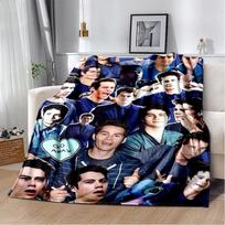3D Dylan O’Brien Gimimo data Aktorius Minkštas pliušinis pledas, Flanelinis pledas Mesti pledą Svetainei Miegamajam Lovai Sofai Iškylai Dangalas Dovana 75x90cm