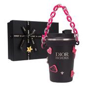 DIOR Aksesuaras Individualus vandens puodelis Terminis ir šaltas puodelis Saldus Vėsus Magas Atsitiktinis Pavasaris Vasara Mielas Y2K Punk Stilius Mada Klasikinis Logotipas Pasimatymas juoda